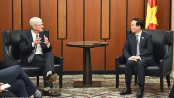 Chủ tịch nước Võ Văn Thưởng tiếp CEO Tập đoàn Apple Tim Cook và Chủ tịch toàn cầu Boeing