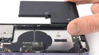 Apple dùng linh kiện rẻ khiến pin iPhone 14 và 15 nhanh chai?