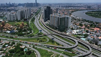 Bản lĩnh của đầu tàu kinh tế TPHCM trước 'cơn gió ngược' năm 2023