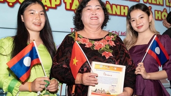 67 gia đình đỡ đầu gần 100 sinh viên Lào, Campuchia học tập tại Việt Nam