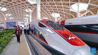 8 năm, 7,3 tỷ USD và 350km/h