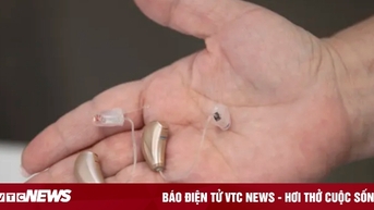 Kiểm tra thiết bị trợ thính của thí sinh thi vào lớp 10 ở Hải Phòng