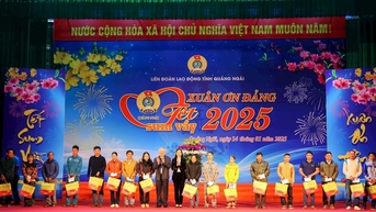 Phó Thủ tướng Thường trực Nguyễn Hòa Bình dự 'Tết sum vầy