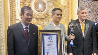 Bản đồ Việt Nam làm bằng cây tăm giang lập kỷ lục thế giới