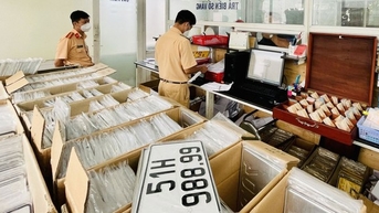 Lần đầu đấu giá biển số ô tô 'siêu đẹp'