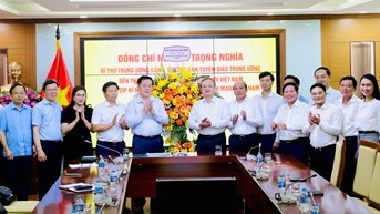 កសាងសារព័ត៌មានបដិវត្តន៍វៀតណាមប្រកបដោយវិជ្ជាជីវៈ ទំនើប និងមនុស្សធម៌