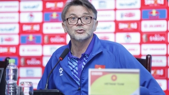 HLV Troussier: 'Việt Nam vẫn nắm quyền tự quyết trước trận Indonesia'