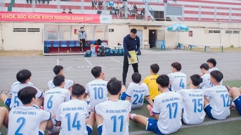 ចាប់អារម្មណ៍អាជ្ញាកណ្តាល V-League ដឹកនាំសាកលវិទ្យាល័យ East Asia Technology: ស្មានមិនដល់!