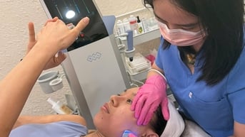 'Cứu' làn da bị sẹo lõm với công nghệ RF Microneedling