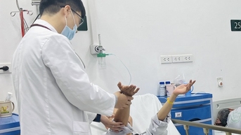 Dậy sớm đi chợ, người phụ nữ 42 tuổi bị đột quỵ