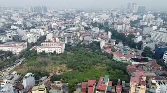 Cỏ dại mọc um tùm như 'rừng' trong khu đất vàng Hà Nội loại bỏ chức năng nhà ở