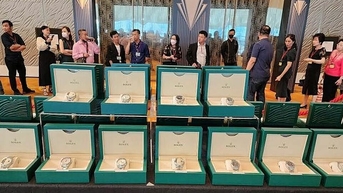 ក្រុមហ៊ុនអាស៊ីផ្តល់ប្រាក់រង្វាន់យ៉ាងច្រើនដល់បុគ្គលិក