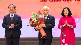 전국에는 1,188명의 교사와 우수한 교사가 더 있습니다.