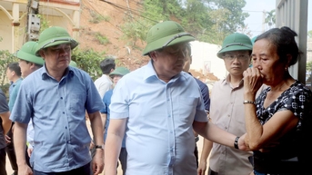 ប្រជាជន​ខេត្ត Yen Bai រងគ្រោះ​ដោយ​ព្យុះ​លេខ ៣