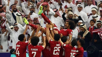 AFC khen nức nở chức vô địch của Qatar, truyền thông châu Á chê… trọng tài và VAR