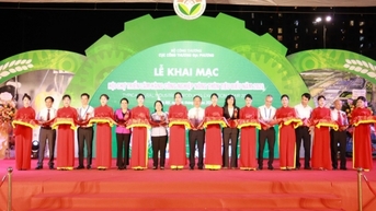 Khai mạc Hội chợ triển lãm hàng công nghiệp nông thôn tiêu biểu năm 2024