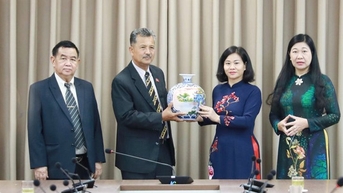 Hợp tác trong công tác Mặt trận Hà Nội