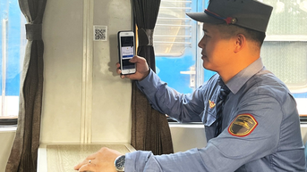 Từ 15/9, khách đi tàu có thể quét mã QR đặt mua đặc sản vùng miền