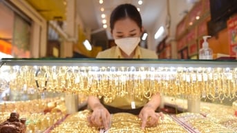 Giá vàng thế giới tăng vọt trong ngày Black Friday