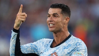 Ronaldo lần đầu 'tịt ngòi' ở vòng bảng giải đấu lớn