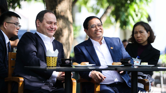 Thủ tướng Việt Nam, Belarus đi uống cà phê, ngắm Cột cờ Hà Nội