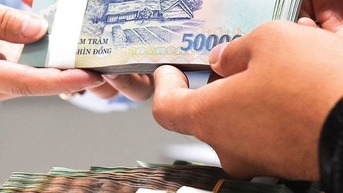 Ngân hàng và cuộc đua cho vay lãi suất thấp: Chớ vội mừng!