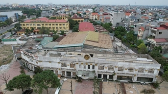 Doanh nghiệp đang tự phá dỡ công trình vi phạm tại Bệnh viện Y học cổ truyền Hải Dương