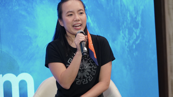 베트남 여학생, 앵그리버드 '아버지'이자 억만장자와 어메이징 레이스 경쟁