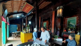 Ngôi nhà cổ trăm cột làm từ gỗ quý, dòng họ danh gia vọng tộc xây 5 năm mới xong, là Di sản Quốc gia