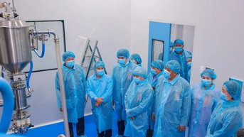 ពិធីសម្ពោធរោងចក្រផលិតថ្នាំមហារីកនៅទីក្រុង Binh Dinh