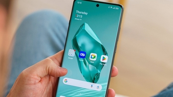 Hé lộ thông số màn hình của OnePlus 13