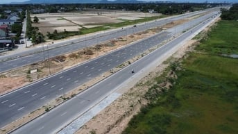 Thông xe tuyến đại lộ 1.400 tỷ hiện đại nối Vinh với phố biển Cửa Lò