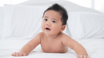 ហេតុអ្វីបានជា fontanel របស់ទារកអាយុពីរខែរបស់ខ្ញុំមិន "ដកដង្ហើម"?