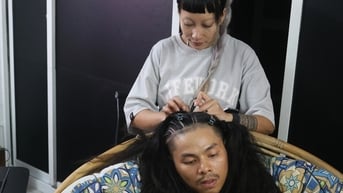 Cô gái kiếm gần 70 triệu đồng/tháng nhờ nghề "gắn len lên tóc"