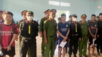 Đưa thêm 47 người đi giáo dục bắt buộc