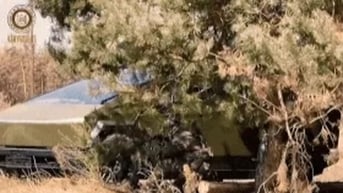 Lãnh đạo Chechnya tung video xe "quái vật" của Tesla tác chiến với Ukraine
