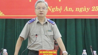 'Kiên quyết đưa ra khỏi bộ máy những công chức suy thoái, biến chất'