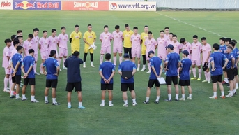 Đội tuyển Việt Nam và HLV Kim Sang-sik khởi đầu hành trình 'thoát đáy'