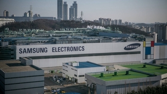 Nhà đầu tư nước ngoài bán tháo cổ phiếu Samsung Electronics