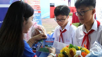 TPHCM tổ chức ngày hội tư vấn giáo dục nghề nghiệp tại 22 quận, huyện