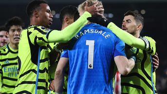 Ramsdale cảm kích trước hành động của CĐV Arsenal