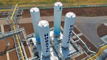 ក្នុងស្ថានភាពលំបាក ក្រុមហ៊ុនថាមពលយក្សរុស្ស៊ី Novatek ផ្អាកគម្រោង LNG ធំៗចំនួនពីរ។