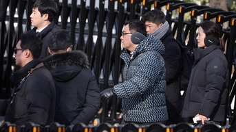 Dừng thực thi lệnh bắt Tổng thống Hàn Quốc bị luận tội Yoon Suk Yeol