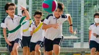 Trường học ở Singapore nới lỏng quy định đồng phục vì nắng nóng