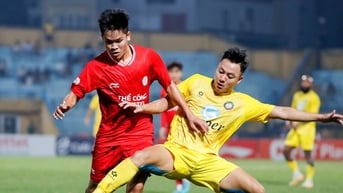 Đá thiếu người thì thắng, hơn người… lại thua