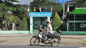 Kỷ luật cảnh cáo hiệu trưởng vì để xảy ra bạo lực học đường