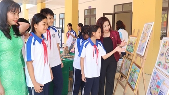 អត្រា​នៃ​អំពើ​ហិង្សា​ក្នុង​សាលា​របស់​សិស្ស​ទាក់ទង​នឹង​អំពើ​ហិង្សា​ក្នុង​គ្រួសារ​គឺ​ខ្ពស់​ណាស់។