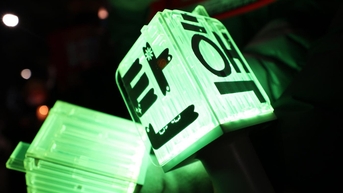 Lightstick K-pop thành hàng 'hot' tại Hàn Quốc, mẫu đồng hồ Tổng thống Yoon rớt giá