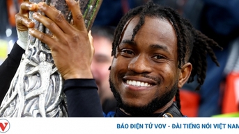 Lookman đi vào lịch sử khi ghi hat-trick vào lưới Bayer Leveskusen