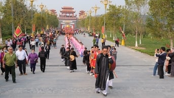tổng doanh thu du lịch năm 2024 tăng 10,8%